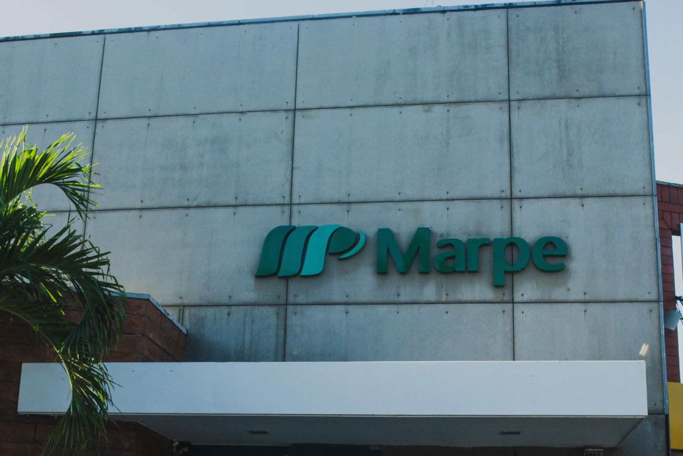Fachada da sede da Marpe, na Av. Pontes Vieira
